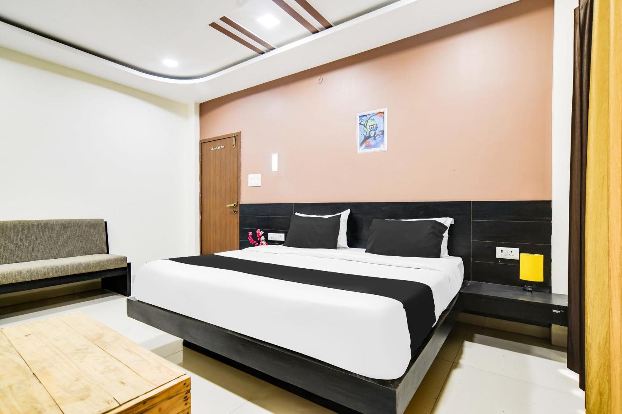 Super Collection O Indore Near Omax City 1 Kanadiya Exteriör bild